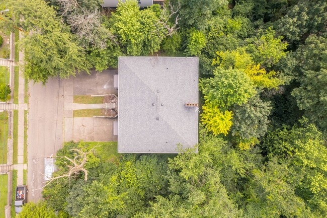 Building Photo - READY FOR MOVE IN! FULLY RENOVATED 2-BEDRO...