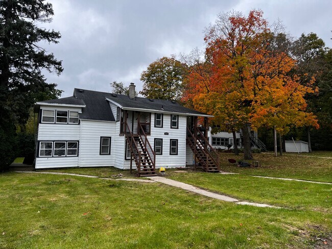 Building Photo - 4785 N Merton Dr
