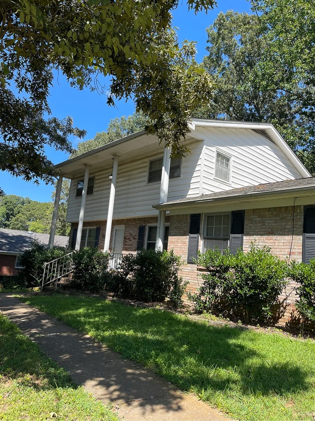 Building Photo - 1902 Forney Dr NW