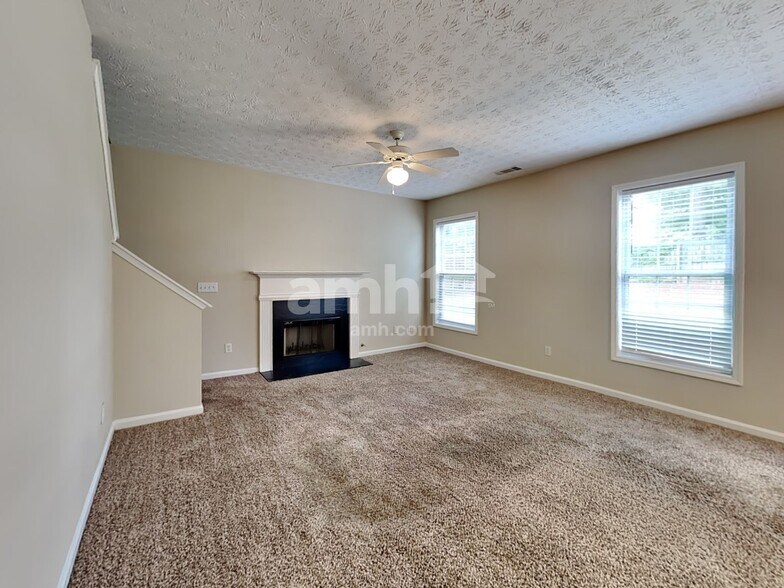 Building Photo - 668 Clairidge Elm Trl