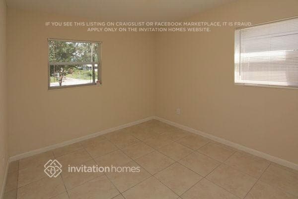 Building Photo - 8606 Chinaberry Dr