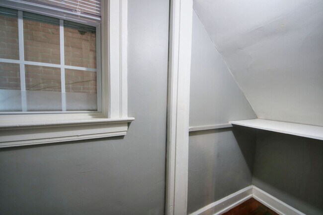 Building Photo - 4637 Virginia Ave