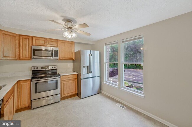 Building Photo - 7459 Aspenpark Rd