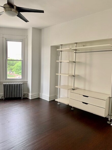 Primary Photo - 3355 N Park Ave