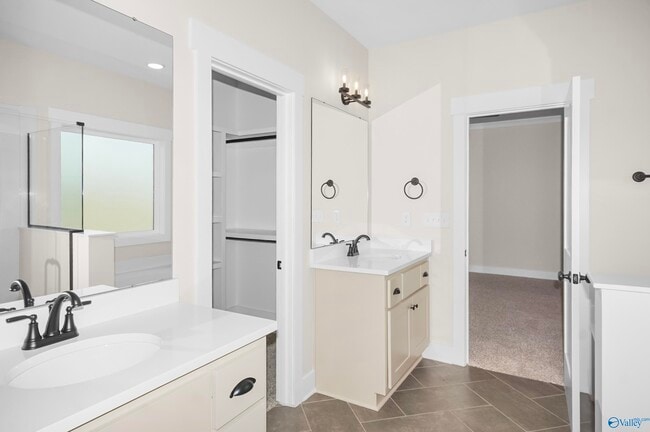 Building Photo - 65 Dylan Rd