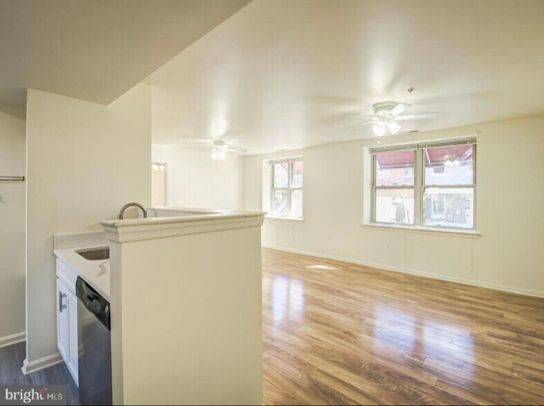 Building Photo - 345 Oakdale Pl NW