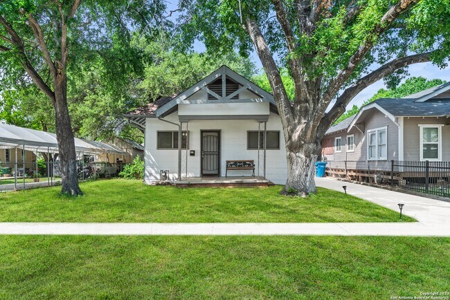 Primary Photo - 327 E Whittier St
