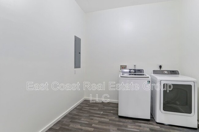 Building Photo - 91 Grindstone Dr