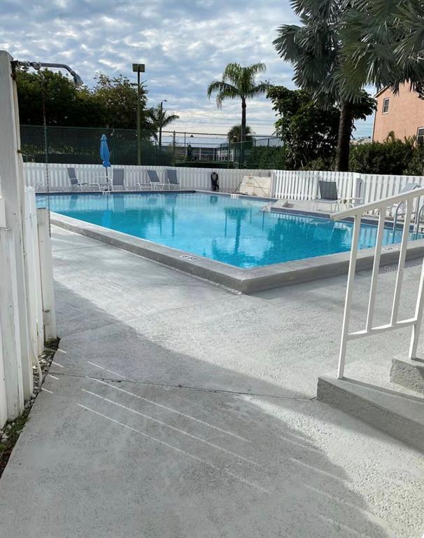 Building Photo - 1125 Pinellas Bayway S