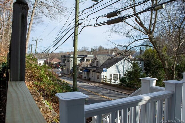 Building Photo - 8 W Main St