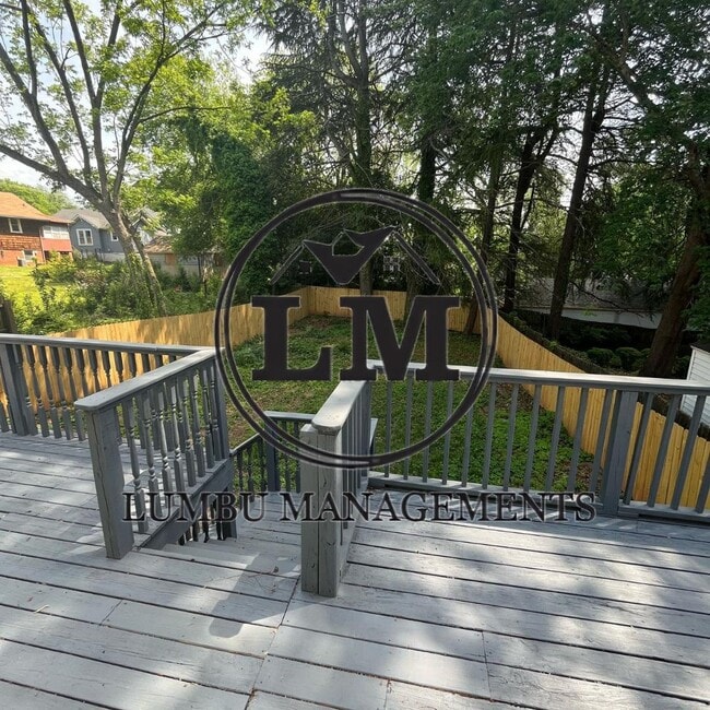 Building Photo - 447 Avondale Dr