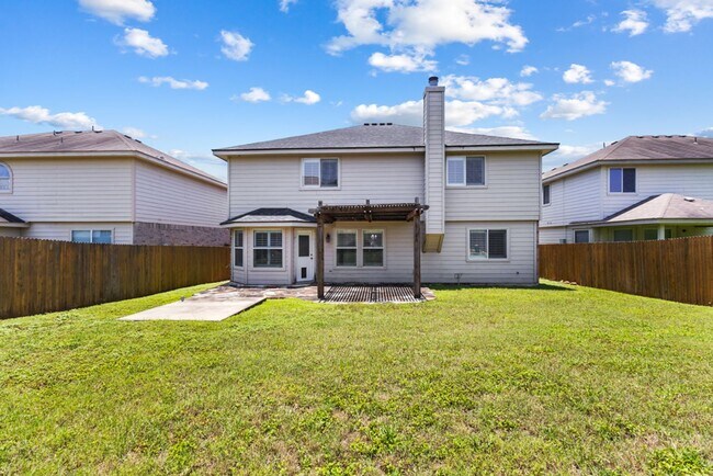Building Photo - 4 Bedroom/2.5 Bath Wildhorse Subdivision