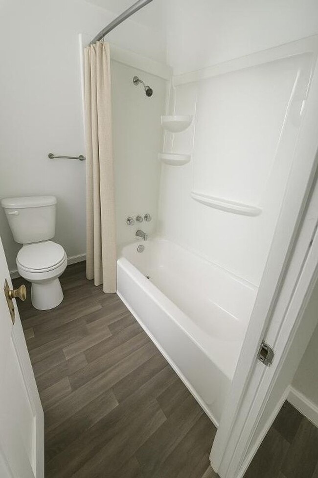 Building Photo - AUGUST 2026, UNIVERSITY OF CINCINNATI HOUSING