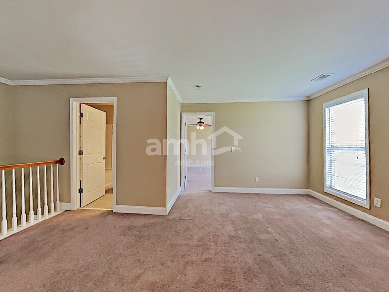 Building Photo - 731 Langley Farms Dr