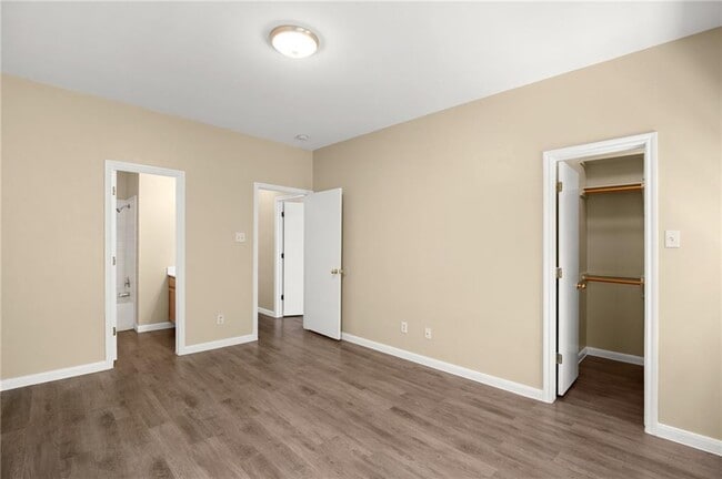 Building Photo - 250 Marvin Cove