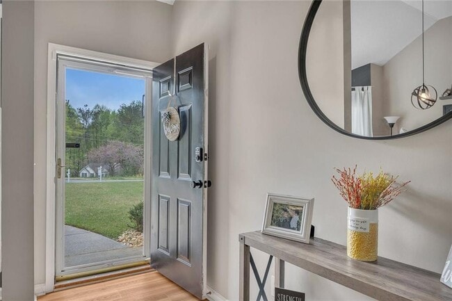 Building Photo - 313 Ridge Hill Cir