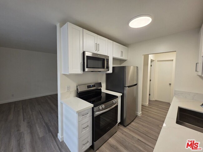 Building Photo - 1433 Brockton Ave