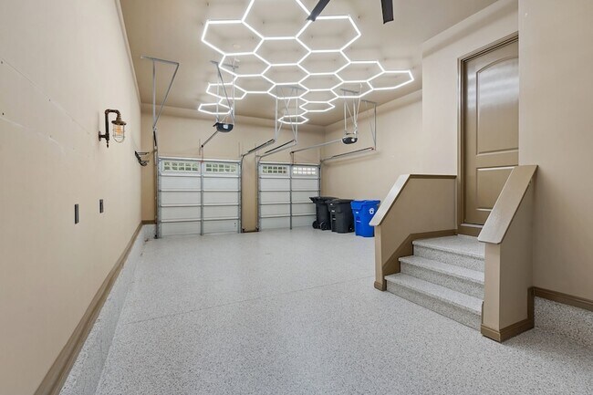 Building Photo - 444 Wild Elm St