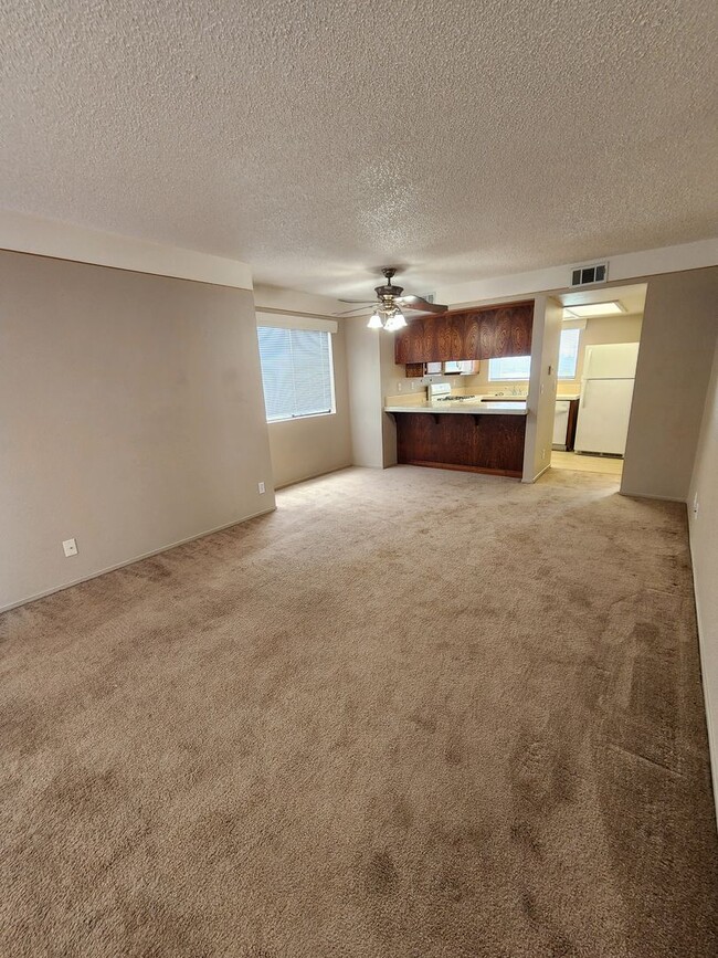 Building Photo - Tri-Level 2 Bed, 1.5 Condo in Oceano- Trash Included!