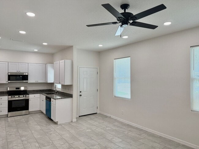 Building Photo - Brand New Home located in the heart of Tampa!