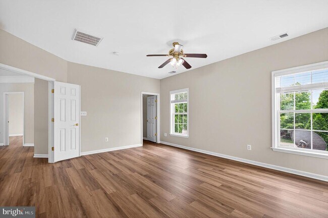 Building Photo - 42071 Pepperbush Pl