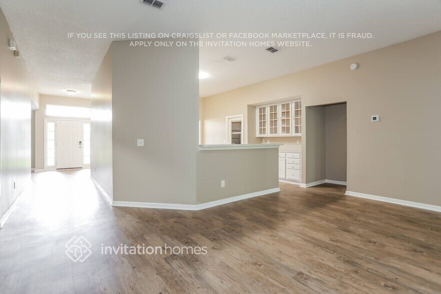 Building Photo - 11275 Chertsey Ln