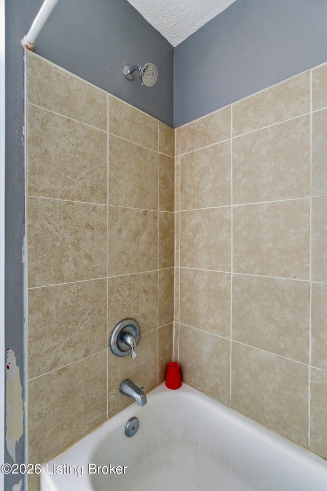 Building Photo - 924 Burton Ave