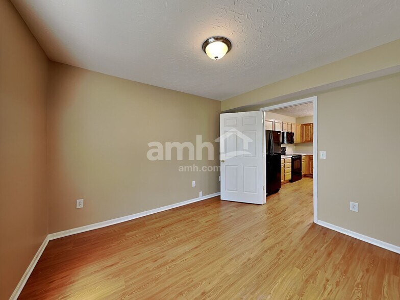Building Photo - 6083 Weber Oaks Dr