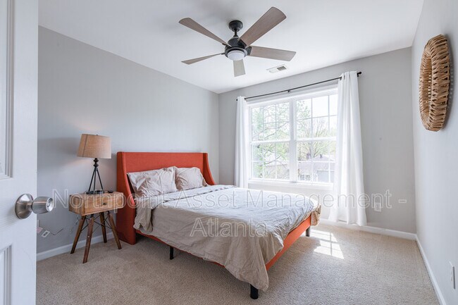 Building Photo - 2025 Jonesboro Rd SE