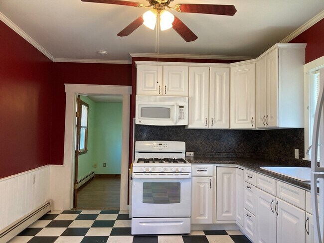 Building Photo - 30 Grant St