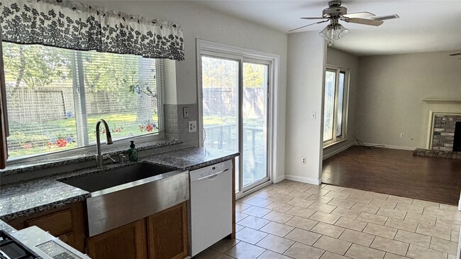 Building Photo - 7771 Springville Dr