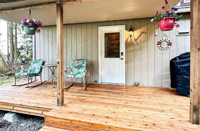 Building Photo - 218 Ironwood Dr