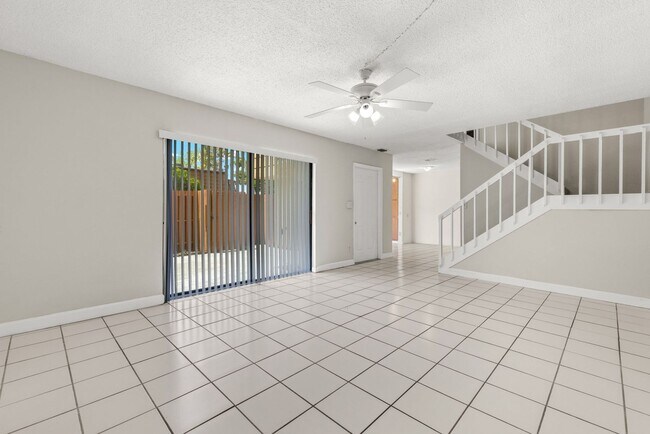 Building Photo - Parkwoods 1706-4
