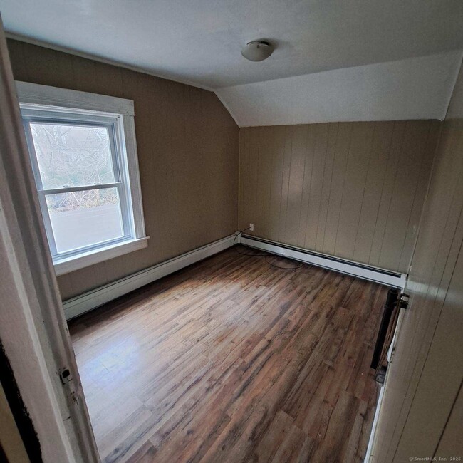 Building Photo - 68 Battey St
