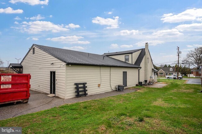 Building Photo - 7917 Wise Ave