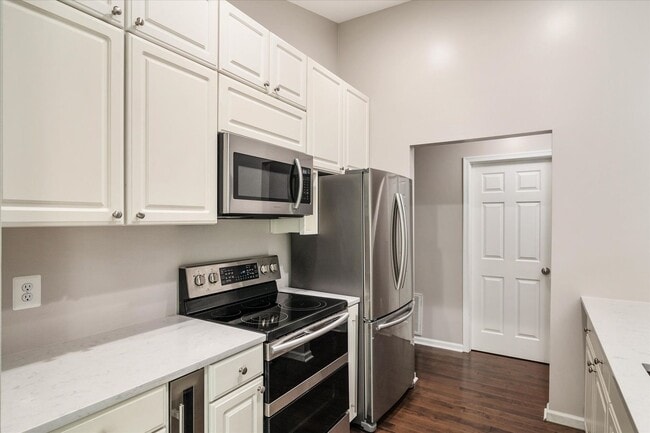 Building Photo - Piney Orchard Condo