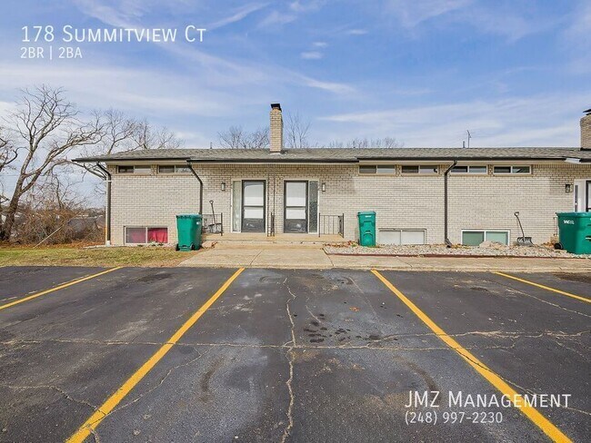 Building Photo - 178 Summit View Ct