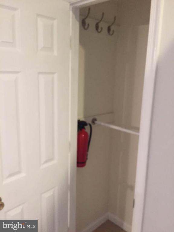 Building Photo - 5800 River Rd