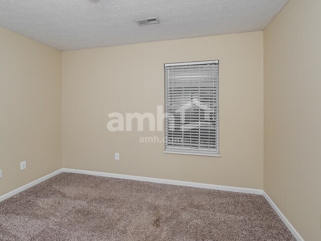 Building Photo - 1822 Hunters Hill Blvd