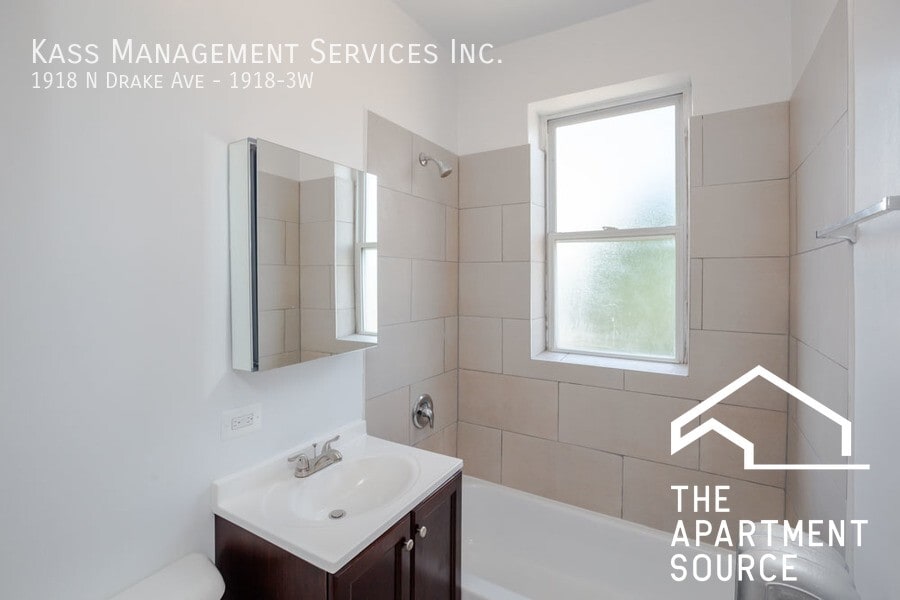 Building Photo - 1918 N Drake Ave