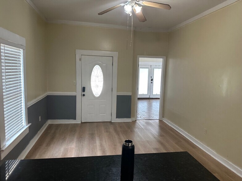 Building Photo - 24 Palmer St