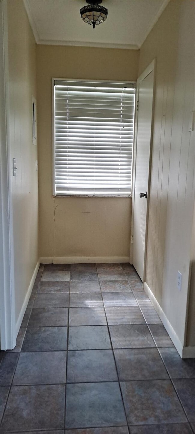 Building Photo - 1118 US-441