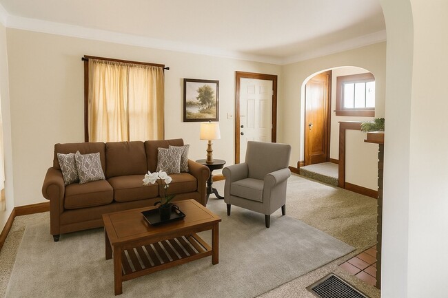 Building Photo - Charming 3BR House in Toledo