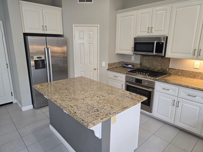 Building Photo - Nicely Updated Three Bedroom Home in Torrey Hills