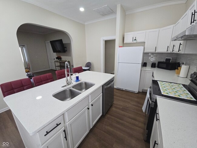 Building Photo - 1728 N Delaware St