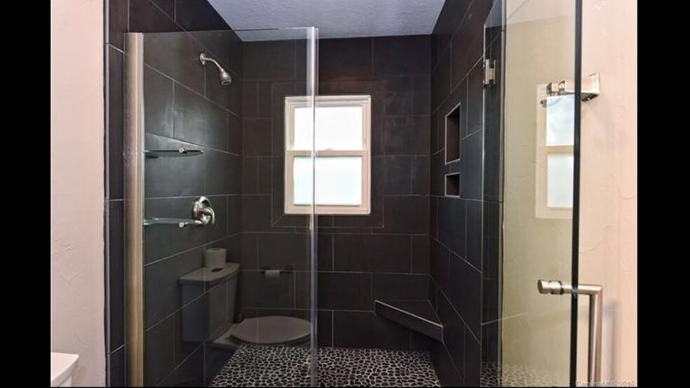 Building Photo - 3300 Selwyn Farms La