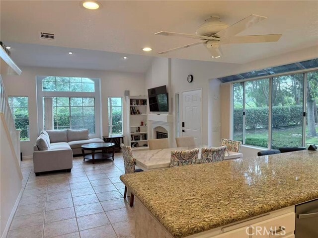 Building Photo - 14 Trillium Pl