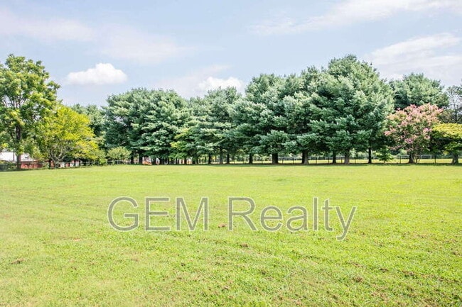 Building Photo - 15617 Mockingbird Ln