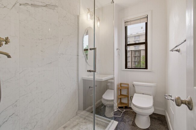 Building Photo - 2515 K St NW