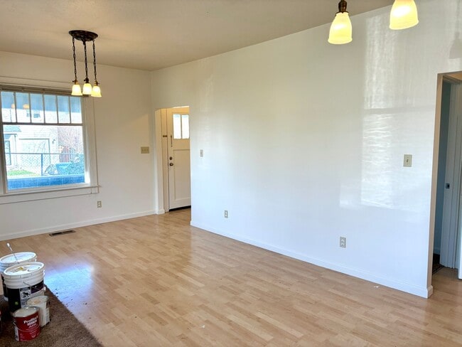 Building Photo - Charming Home in the Conveniently Located Southgate Neighborhood, Character-Rich Trims and Fully ...